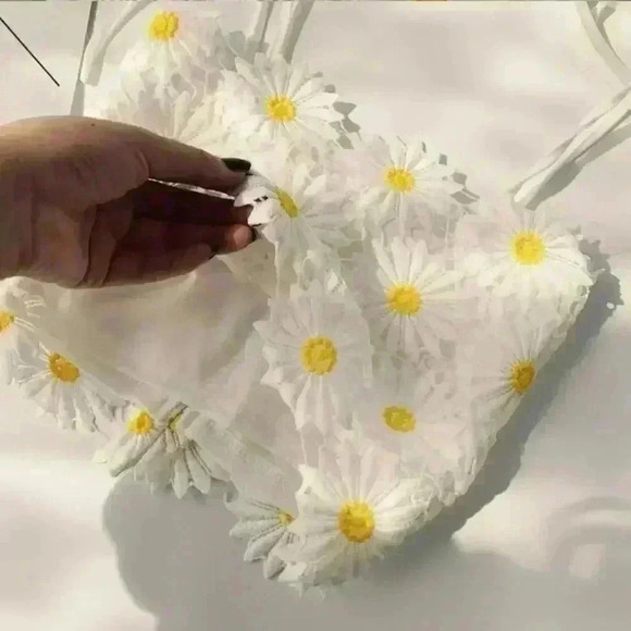 BeautifulāDaisyāTankĀ Topš¼ - Picture 6 of 15